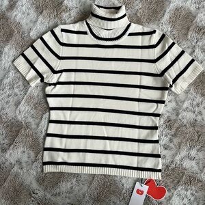 Cider Solid Knit Turtleneck in black & white - size S